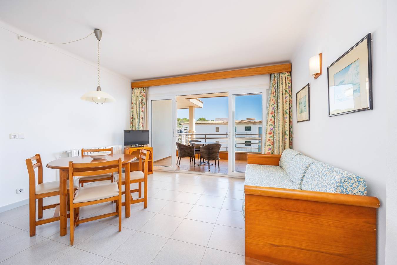 Entire apartment, Apartment 'Aptos Villa Sirena Vista Mar' with Shared Pool, Wi-Fi and Air Conditioning in Cala Figuera, Santanyí