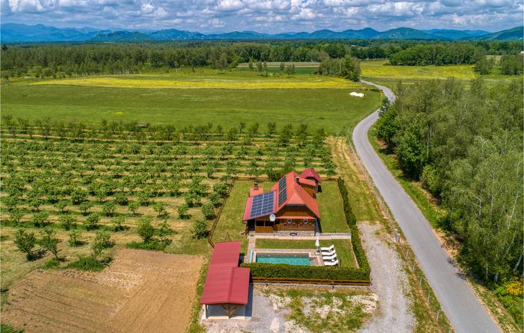Casa de vacaciones para 8 personas, con piscina y jardín además de terraza y sauna - 1