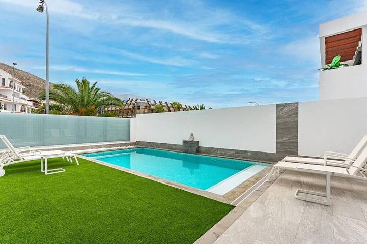 Villa for 6 people, with garden and terrace in Los Cristianos