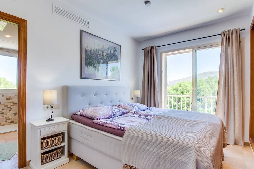 Luxusferienhaus mit Meerblick direkt oberhalb des Strandes von Cala Mesquida in Cala Mesquida, Capdepera
