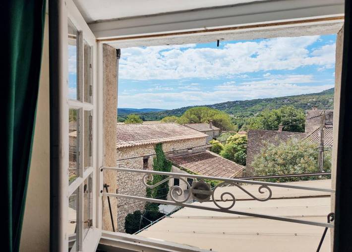 Chambre d’hôte pour 2 personnes, avec vue et terrasse