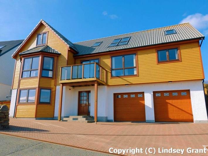 Holiday rental for 9 people, with view and garden on Shetland Islands