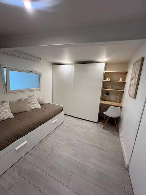 Appartement entier, Confort en centre ville à moins de 15 min d Orly in Longjumeau, Essonne