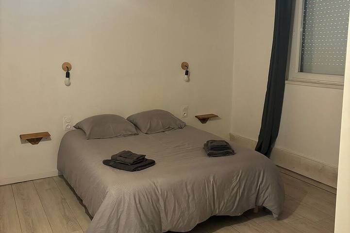 Location de vacances pour 7 personnes, avec jacuzzi ainsi que sauna et jardin dans Les Églisottes-et-Chalaures - 4