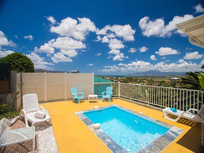 Bungalow für 4 Personen, mit Pool und Balkon, kinderfreundlich in Martinique