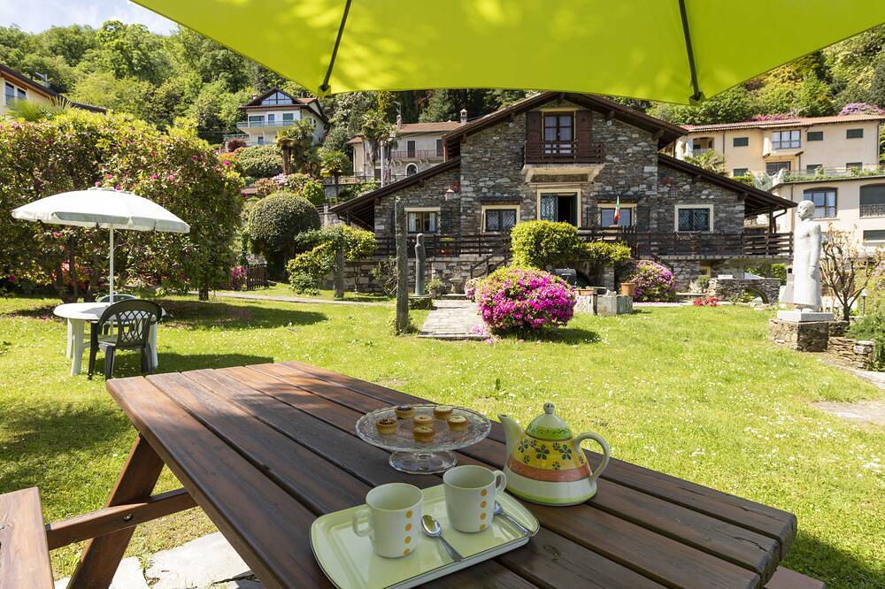 Studio in een chalet met uitzicht op het meer Stresa in Stresa, Comune di Stresa
