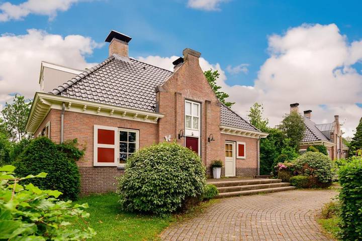 Vakantiehuis voor 8 personen, met Terras en Zwembad in Appelscha
