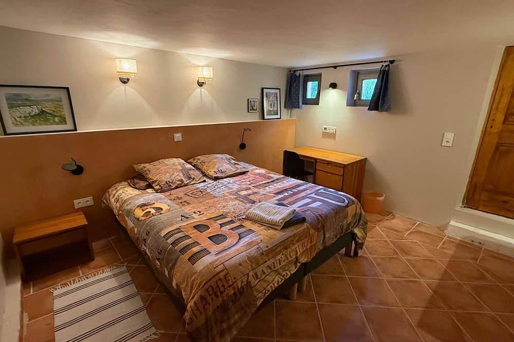 Casita de campo 'Avec Piscine De 25 M Et Spa' con vistas a la montaña, piscina privada y Wi-Fi in Saint-Mathieu-de-Tréviers, Region de Montpellier