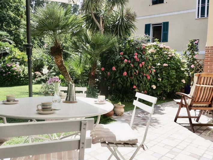 Gîte pour 6 personnes, avec jardin à Vallecrosia