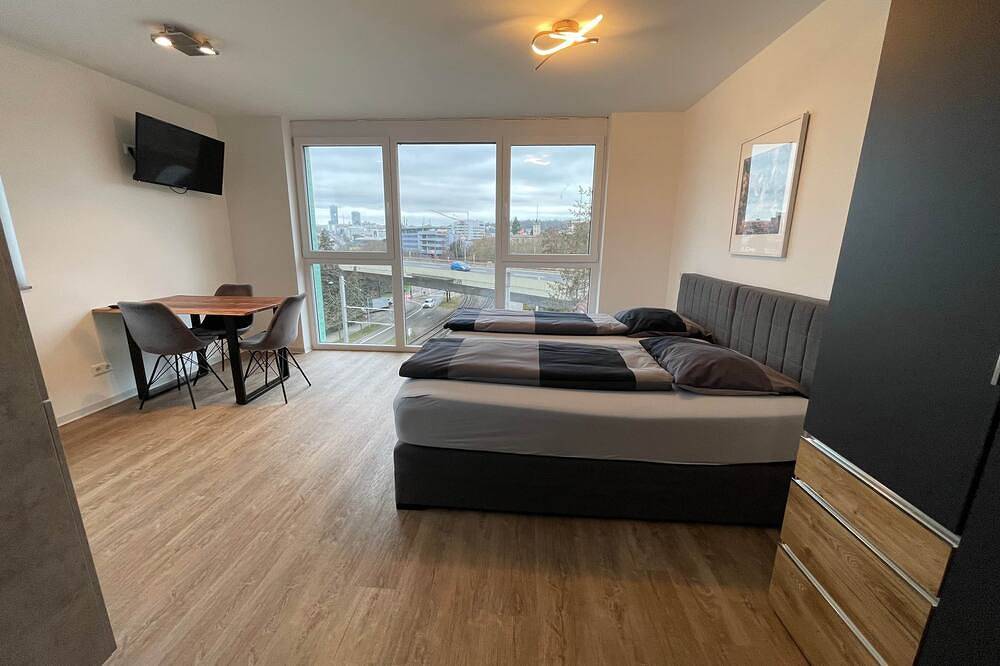 Ganze Wohnung, 409 Einzimmer-Apartment mit Doppelbett in Stuttgart, Stuttgart Region