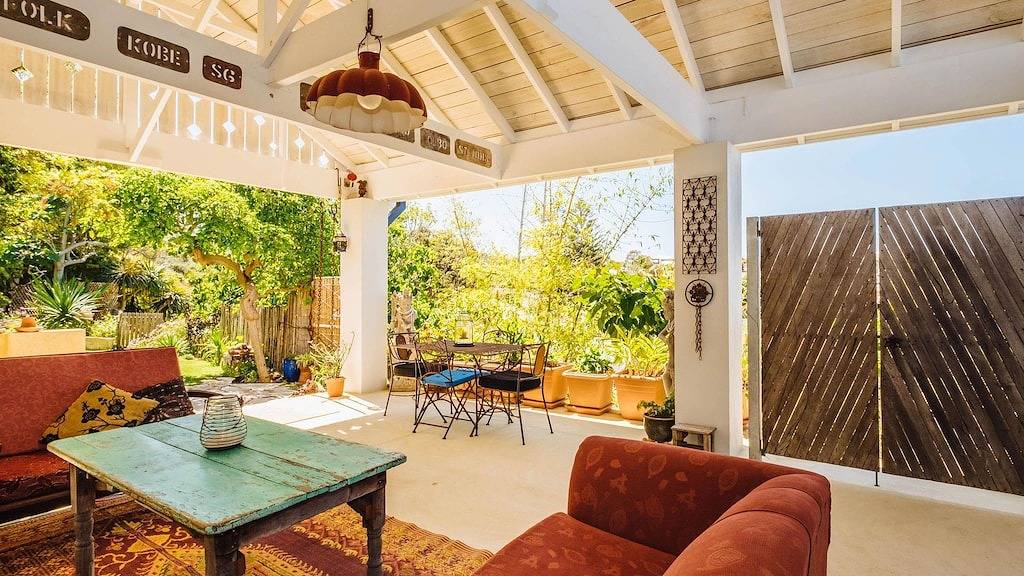 The Blue Beach House in Quinns Rocks, Perth