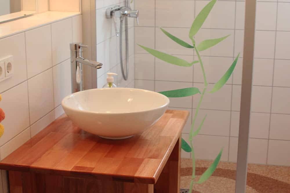 Ganze Wohnung, Ferienwohnung Jonagold, 70qm, 1 Schlafzimmer, max. 4 Personen in Kippenhausen, Immenstaad am Bodensee