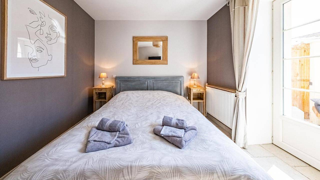 L'Écrin d'Ernest - Maison avec Charme- Extérieur in Prenois, Région de Dijon