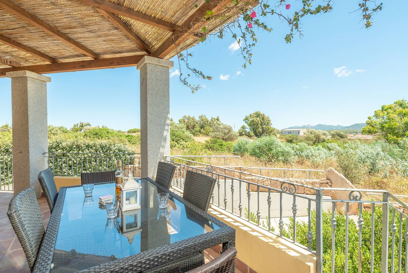 Villa Diomede avec Wi-Fi, jardin et terrasse, animaux de compagnie admis. in Lu Caloni, Santa Teresa Gallura