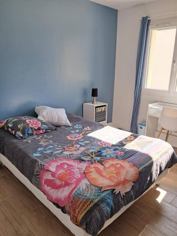 Appartement de vacances pour 2 personnes, avec piscine et vue ainsi que jardin et terrasse, animaux acceptés
