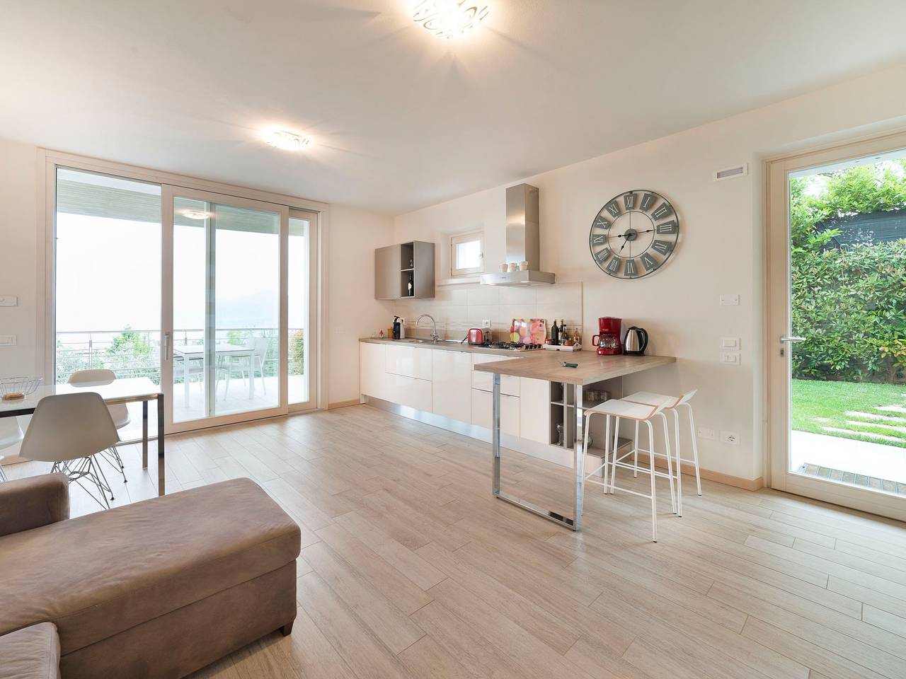 Ganze Wohnung, Flacher Sonnenuntergang in Torri del Benaco, Gardasee-Berge