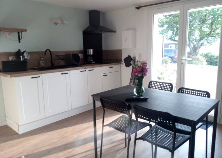 Gîte pour 2 personnes, avec terrasse ainsi que vue sur le lac et jardin à Tresserve - 4