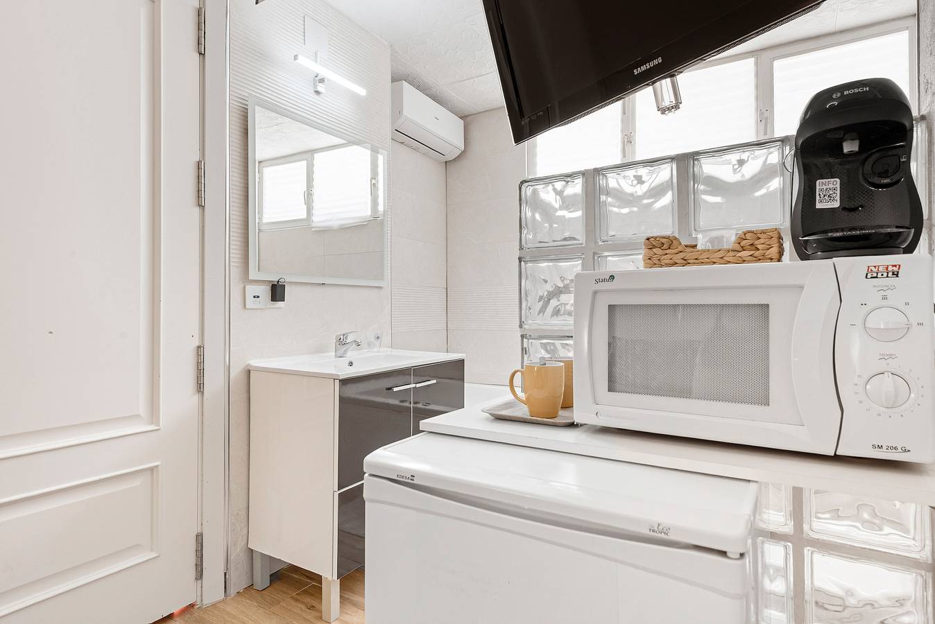 Geheel appartement, Appartement 'Malaga Jacuzzy' met Wi-Fi en Airconditioning in Centro (Málaga), Malaga