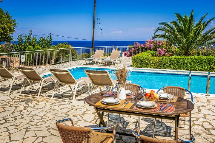 Villa pour 6 personnes, avec terrasse et piscine dans Skala - 4