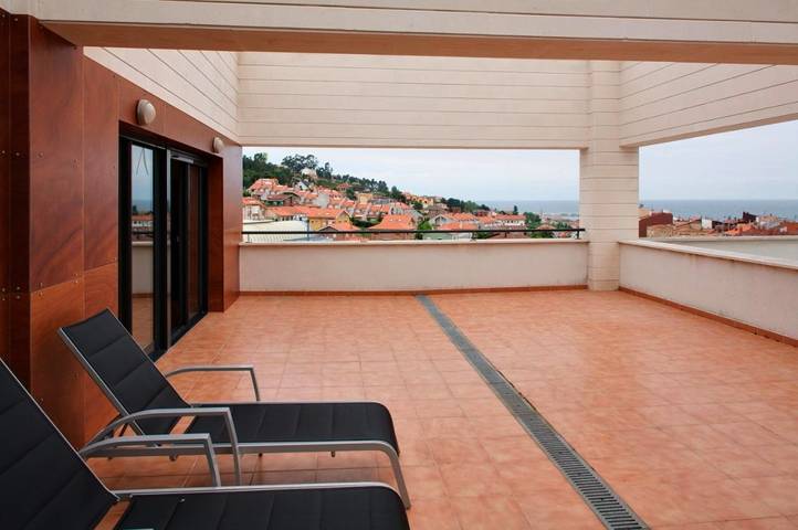 Apartamento para 5 personas, con vistas y balcón en Gozón
