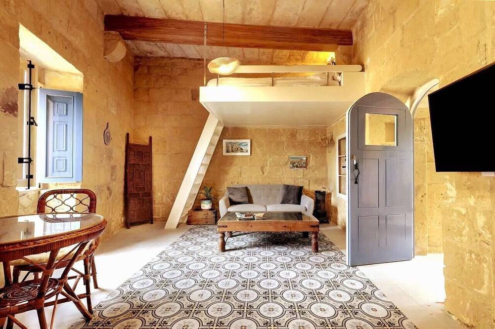 Apartamento inteiro, Historic Hideaway: 900-Year-Old Converted Studio in Victoria (Malta), Gozo (Malta)