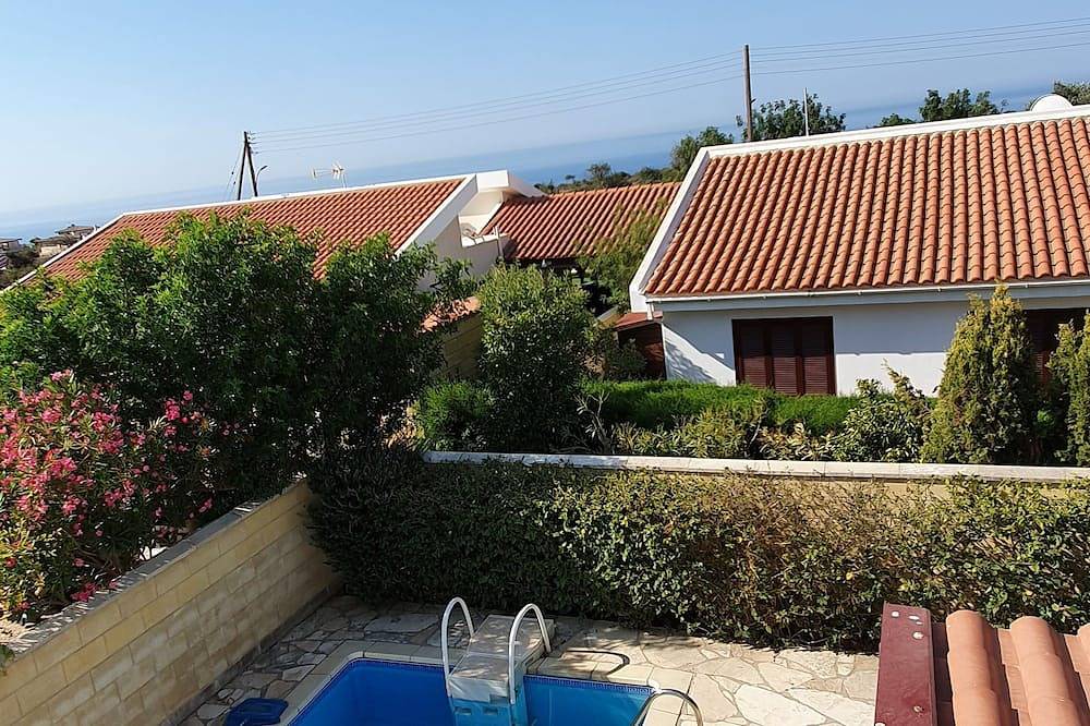 Melanda Semi detached Villa with private pool in a quite area in Pissouri in Πισσούρι, Südzypern