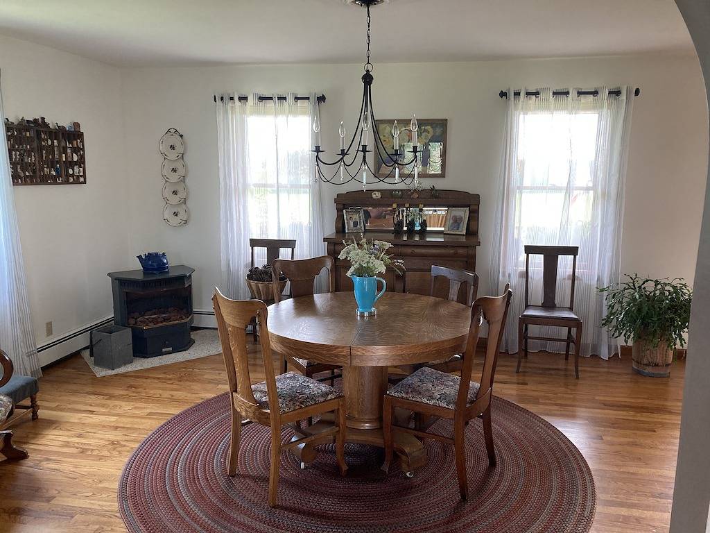 Charming country home with beautiful sunsets and sunrises in Onondaga County