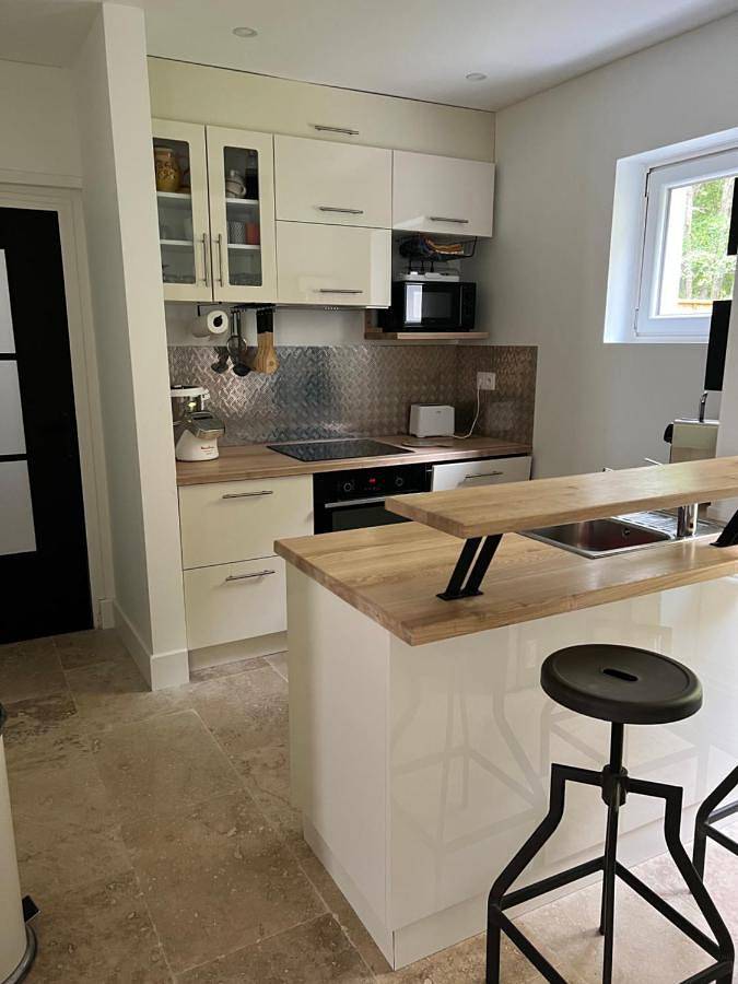 Three-Bedroom House in Venarey-les-Laumes, Région de Montbard