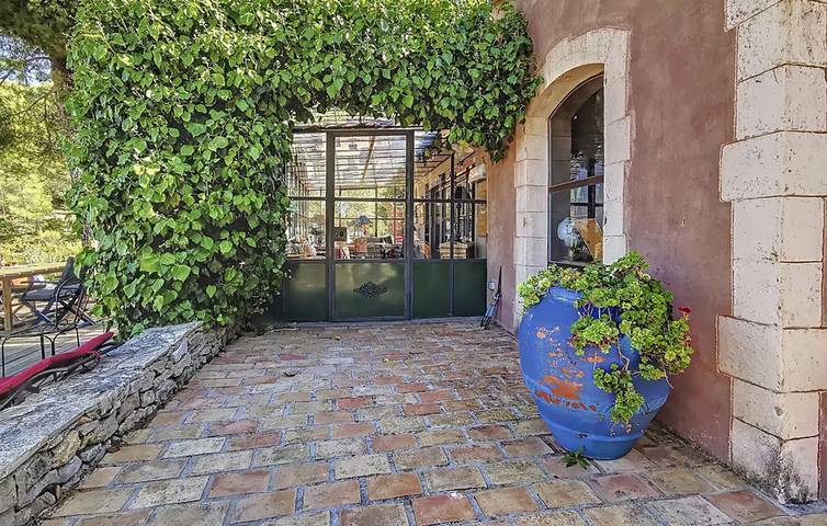 Location de vacances pour 6 personnes, avec terrasse et jardin ainsi que piscine et sauna à Le Beausset - 2