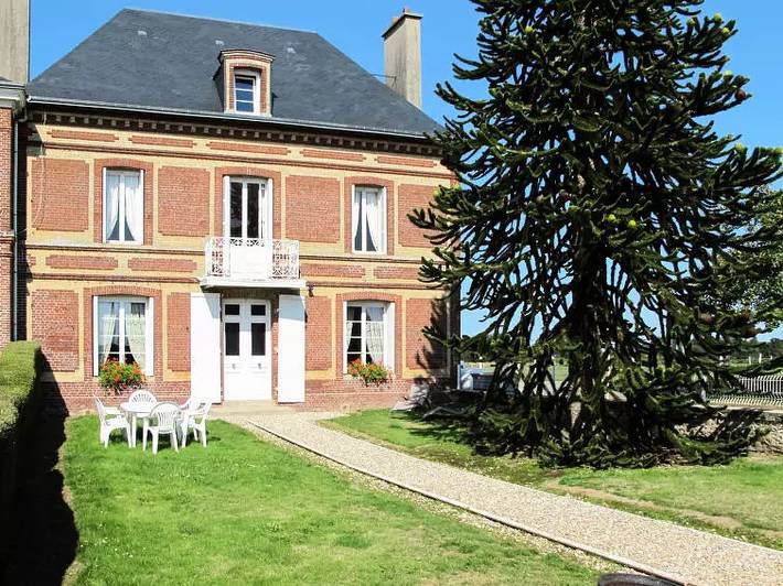Location de vacances pour 6 personnes, avec jardin à Colleville
