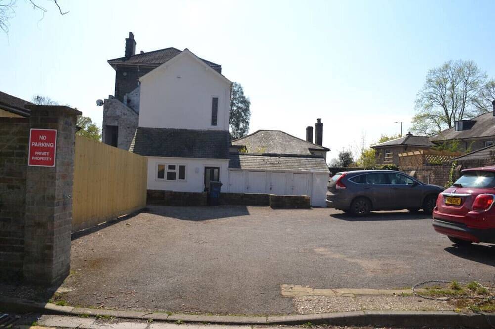 The Moo House 2 bed Property - Stayseekers in Salisbury, Wiltshire