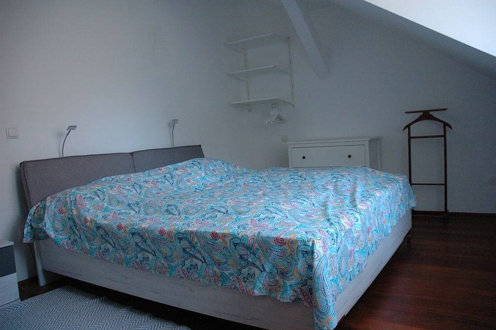Ganze Wohnung, Großzügige, moderne Dachgeschoßwohnung am Stadtrand in Wien, Wienerwald