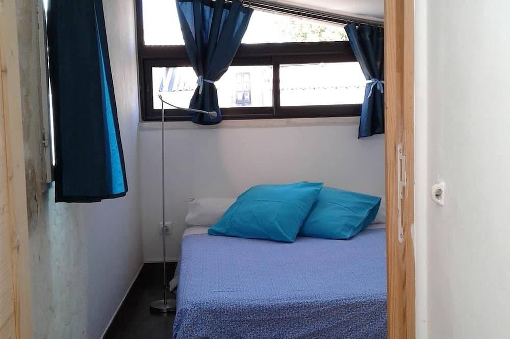 Appartement entier, Plein centre historique appartement cocoon très calme\n2 chambres climatisées in Avignon, Vaucluse