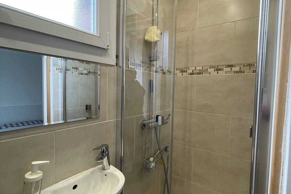 1 Bedroom Private vacation home in Issy-les-Moulineaux in Issy-les-Moulineaux, Hauts-de-Seine