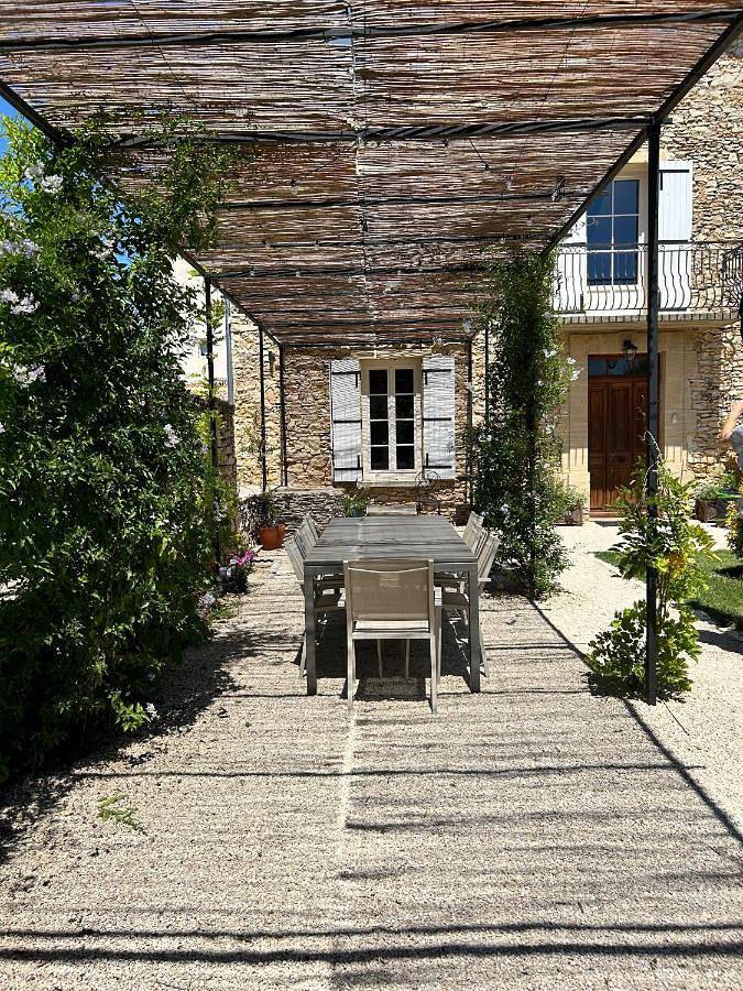 Location de vacances pour 8 personnes, avec vue ainsi que piscine et jardin à Villes-sur-Auzon - 4