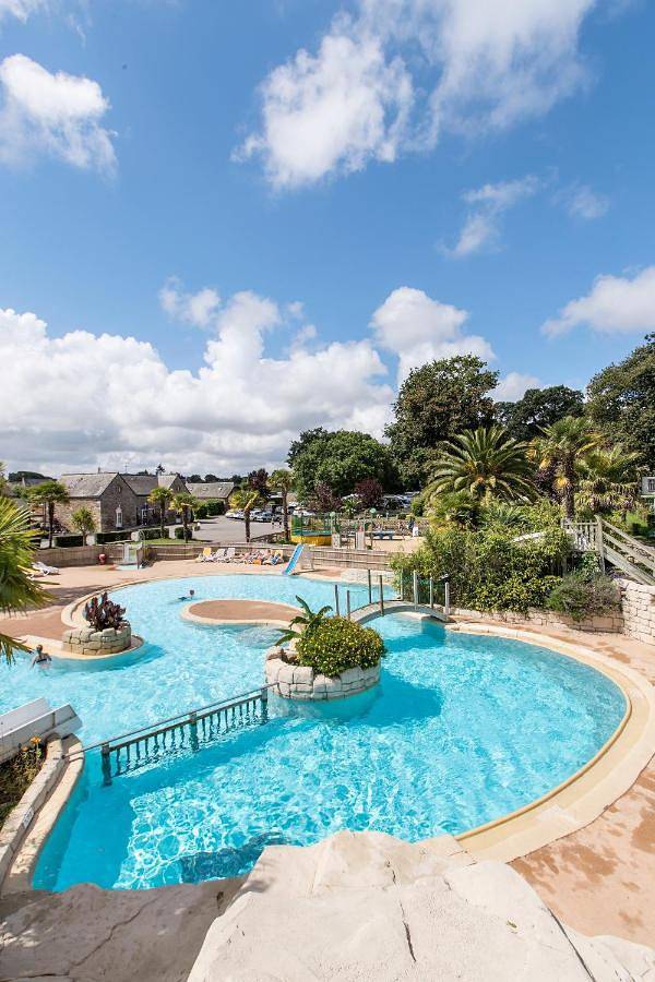Camping pour 4 personnes, avec sauna et terrasse ainsi que piscine et jacuzzi à Saint-Malo - 2