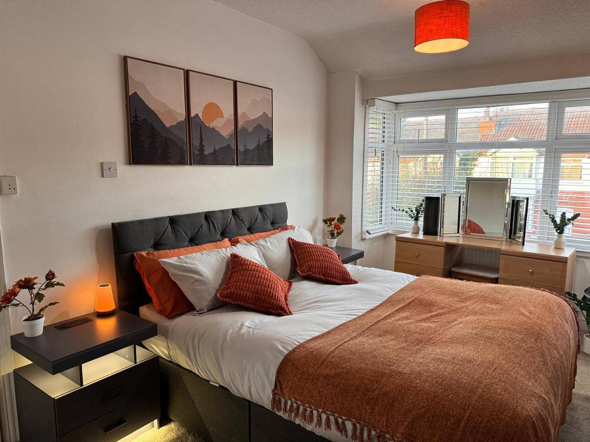 Double Room in Coventry, Birmingham Area
