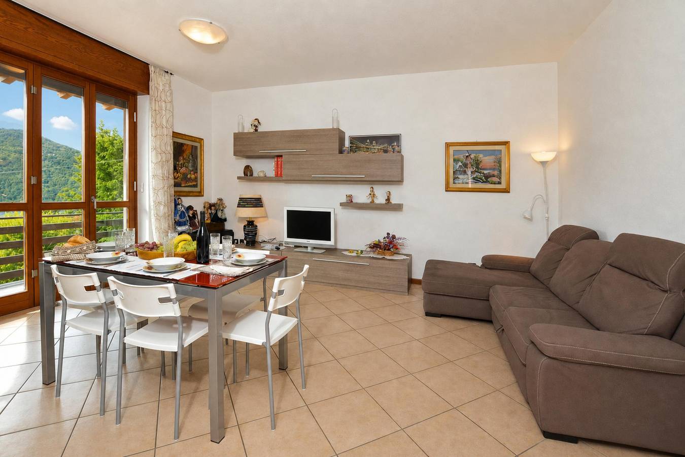 Casa Virginia in Rongio, Mandello del Lario