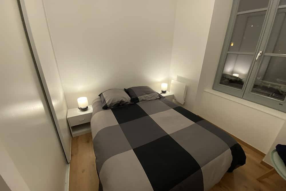 Apartamento entero, T3 2eme etage-Apartamento-Baño con ducha-Apartamento-Vista a la Ciudad in Royat, Parque Natural Regional Volcans d'Auvergne