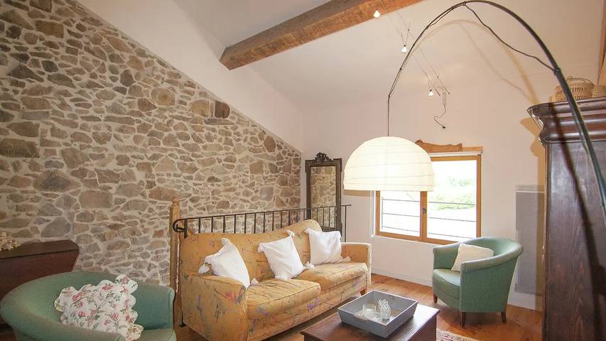 Location de vacances pour 7 personnes, avec piscine et jardin, animaux acceptés à Roussines - 2