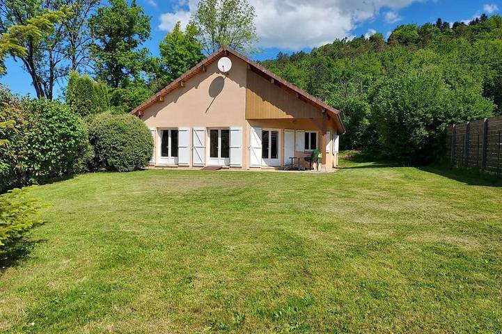 Location de vacances pour 6 personnes, avec jardin, animaux acceptés dans Lac de Chalain