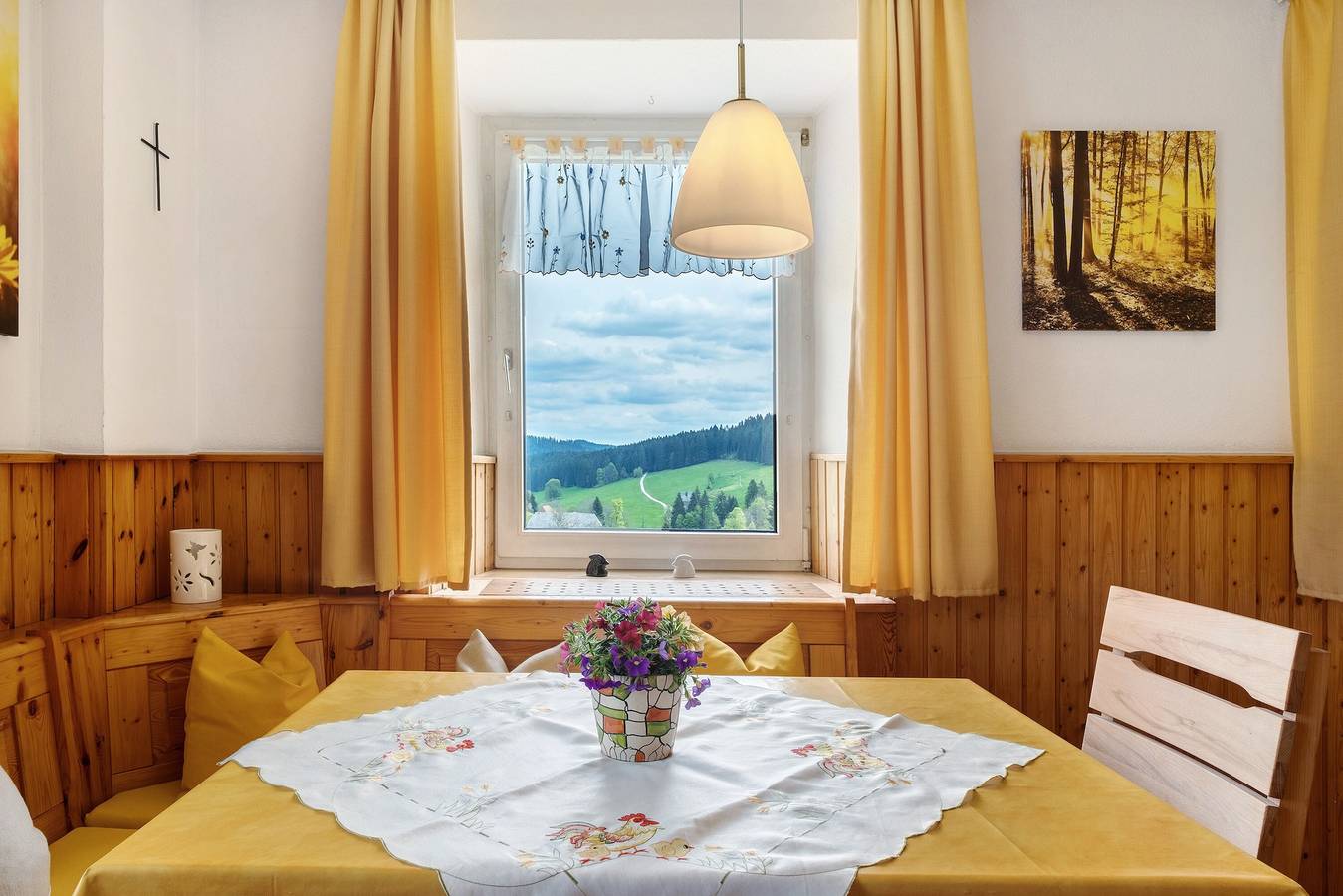 Entire apartment, Holiday Apartment 'Rutscherhof' with Mountain View, Private Terrace and Wi-Fi in Breitnau, Southern Black Forest