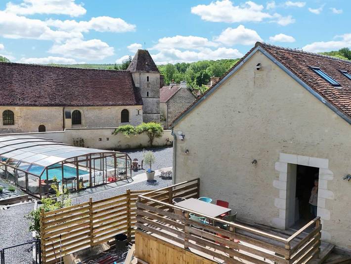 Gîte pour 8 personnes, avec Jacuzzi et Terrasse ainsi que Jardin et Piscine