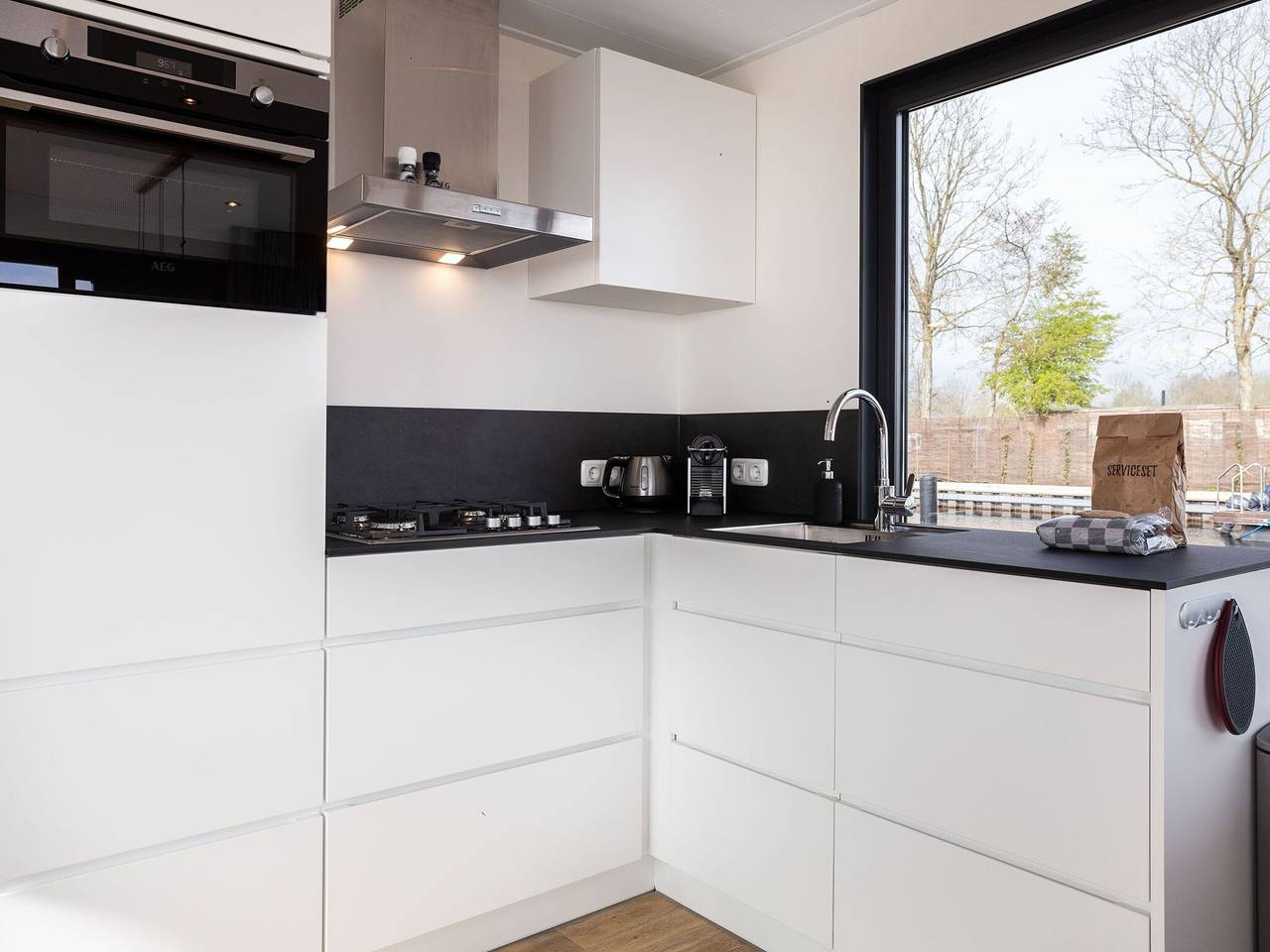 Hausboot auf und um das Sneekermeer in Friesland