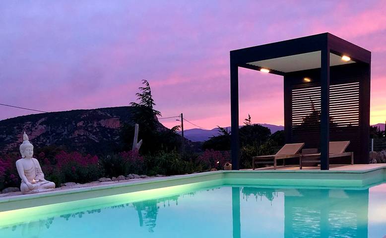 Gîte pour 4 personnes, avec jardin ainsi que terrasse et piscine à Vingrau