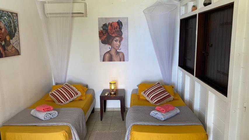 Gîte pour 4 personnes, avec jardin ainsi que piscine et terrasse à Deshaies - 4