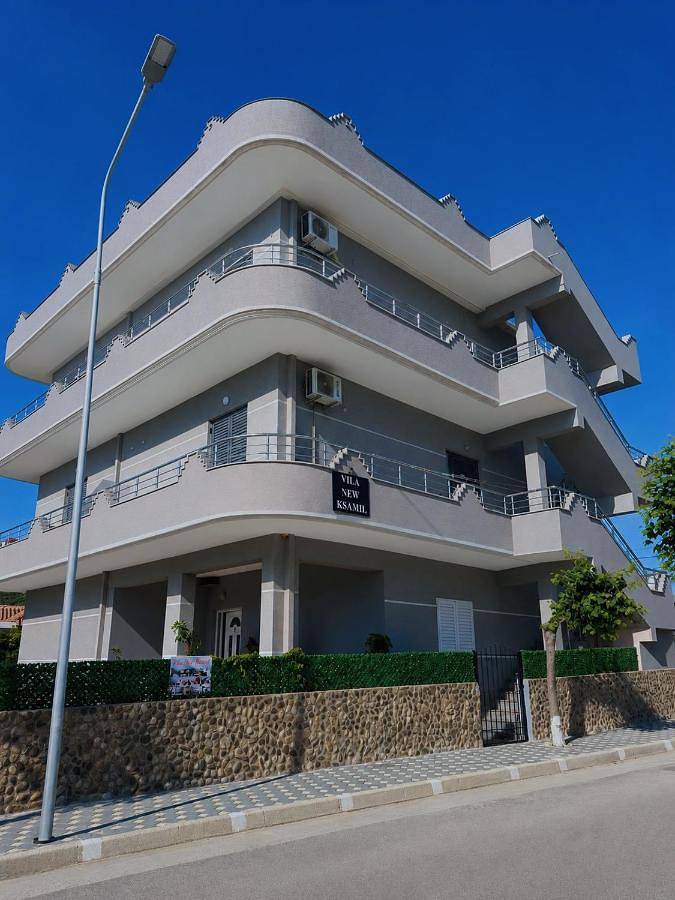 Appartamento per 4 persone, con Balcone e Terrazza nonché Giardino e Panorama a Ksamil