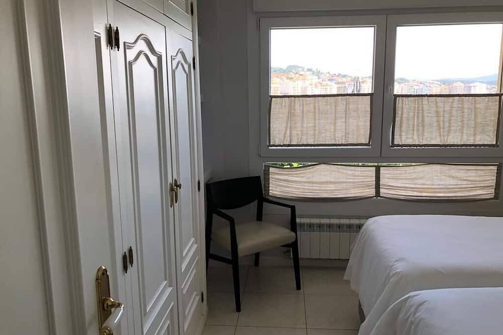 Entire apartment, Primera Línea de Playa, Zona muy Tranquila , Calefacción y Plaza de Garaje in Sanxenxo, Rías Baixas