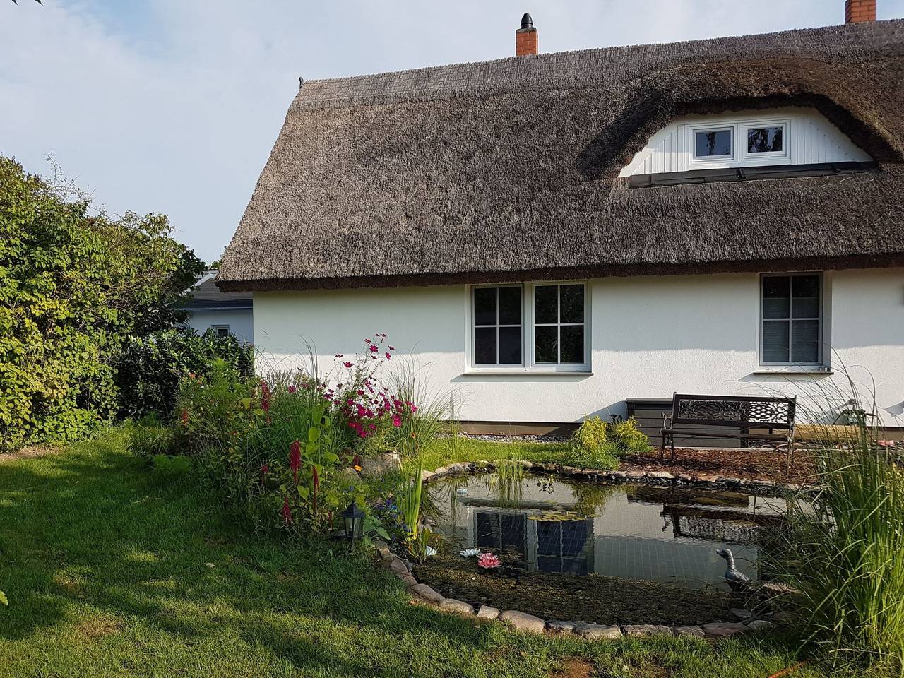 Ganze Wohnung, Traumhafte Ferienwohnung im Reetferienhaus in Schaprode, Rügen
