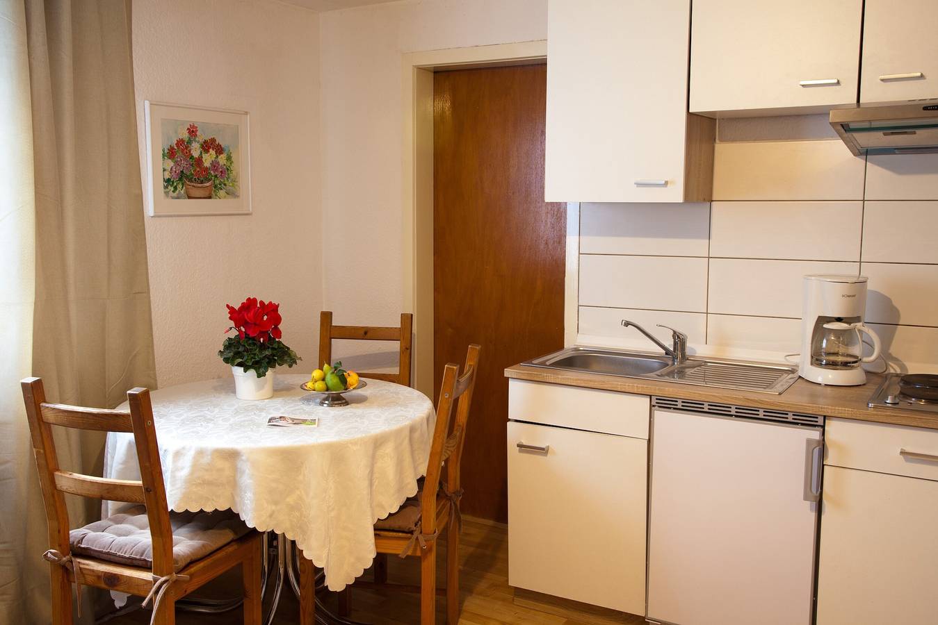 Ganze Wohnung, Ferienwohnung 'Haus Zur Bienenweide' mit Gemeinschaftsterrasse, Balkon und Wi-Fi in Schömberg, Nordschwarzwald
